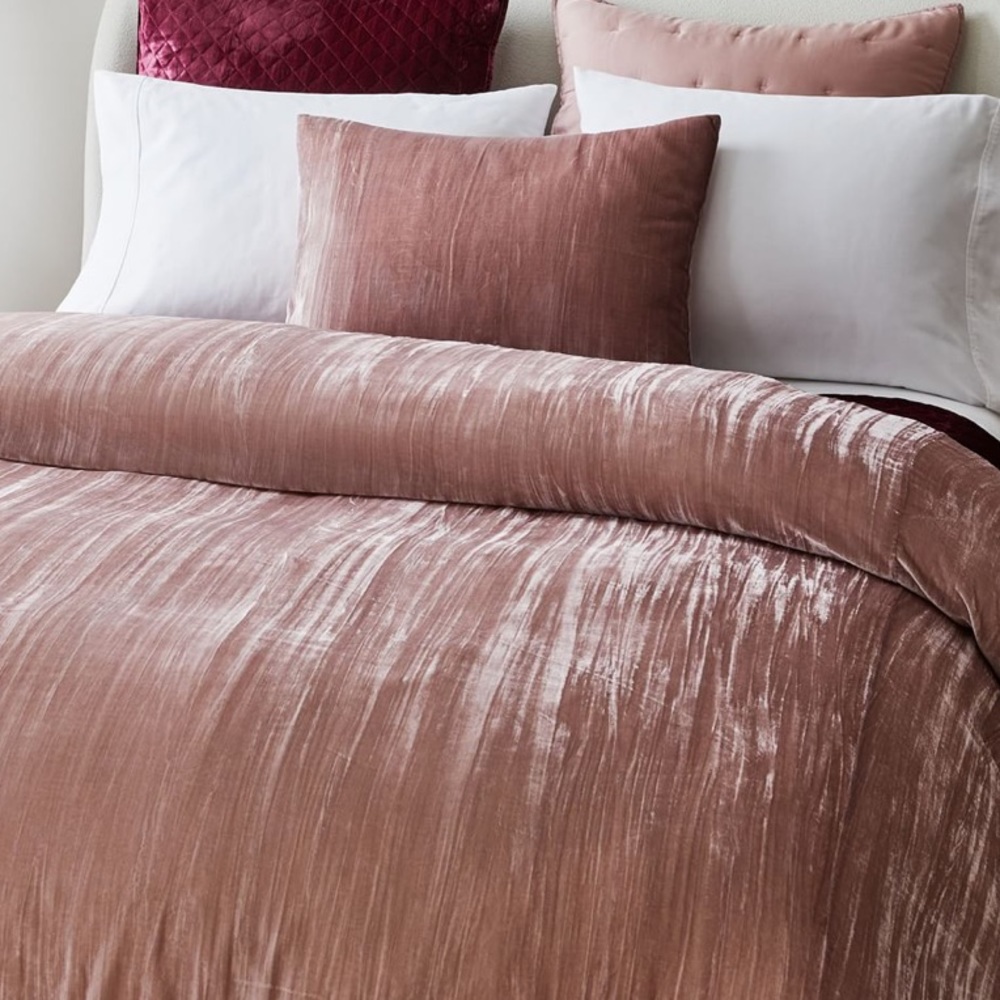 West elm Crinkle Velvet Duvet Cover & Shams Queen size